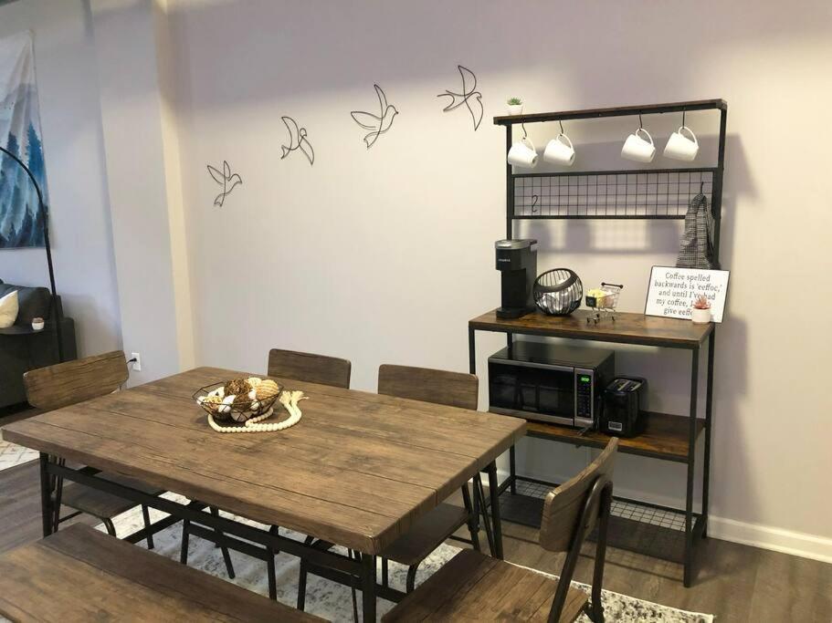 Downtown Cleveland -Modern First Floor Unitアパートメント エクステリア 写真
